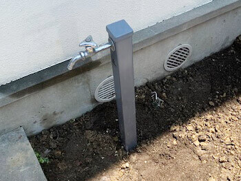 和歌山県海南市の屋外蛇口の水道管を修理した様子
