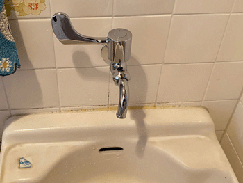 宇治市のトイレ手洗い場の蛇口水漏れ修理後の様子