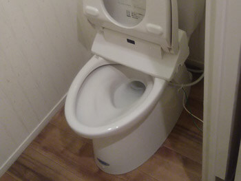 橋本市でトイレの流れが悪い状態の様子