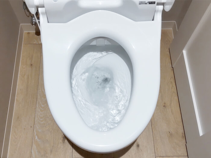 トイレの水漏れ原因を部分別に紹介！業者に依頼するときの選び方も